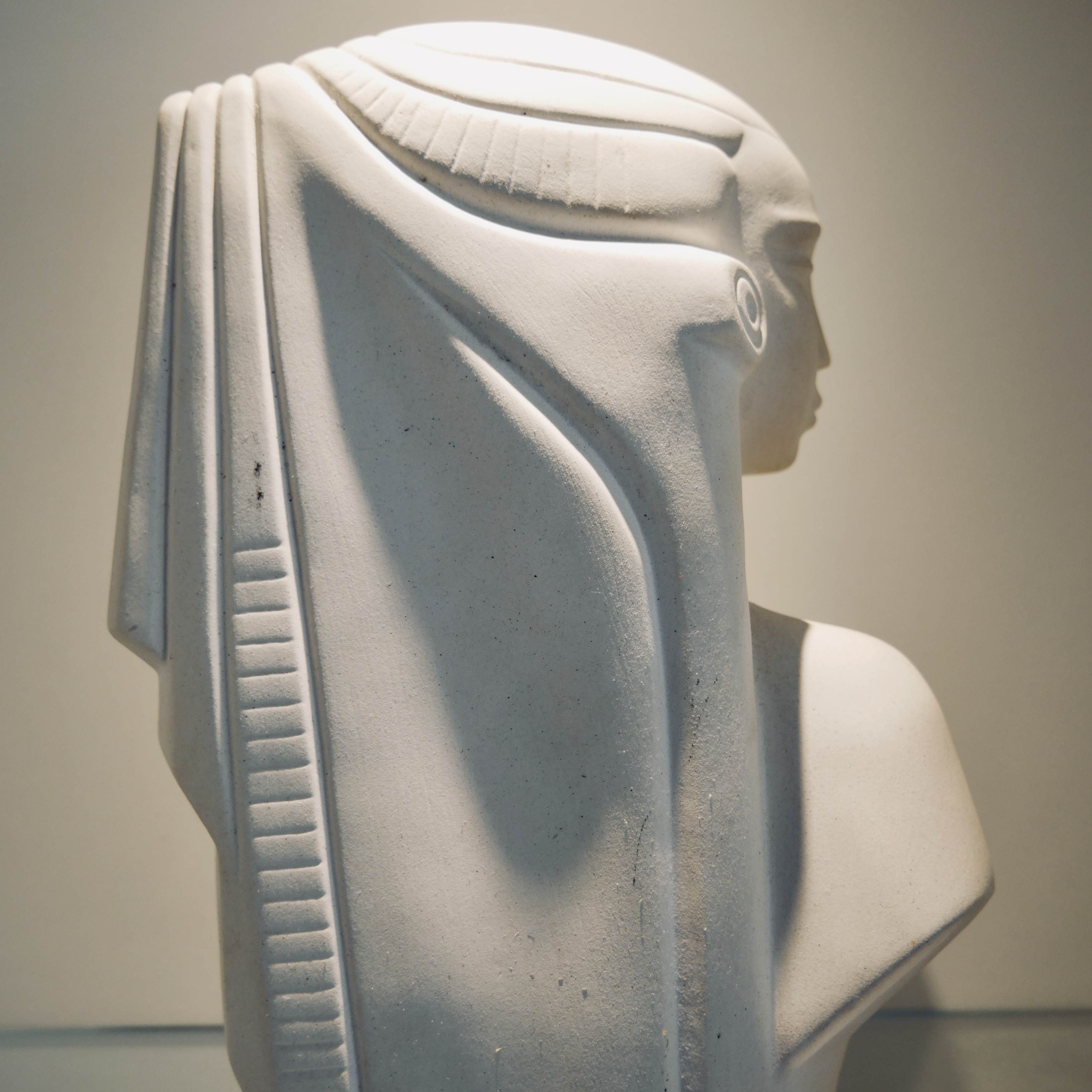 Buste Art Deco d’une Jeune Femme, Hongrie - 3
