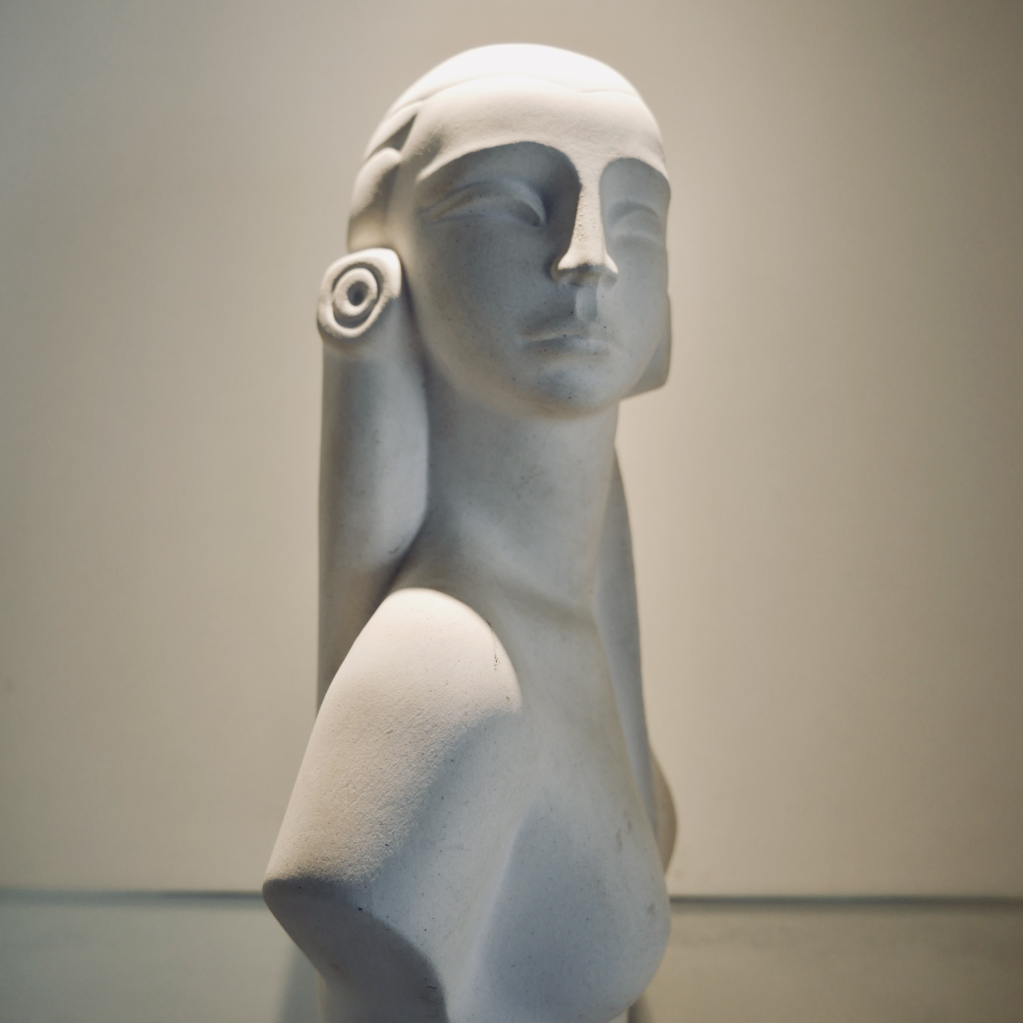 Buste Art Deco d’une Jeune Femme, Hongrie - 4