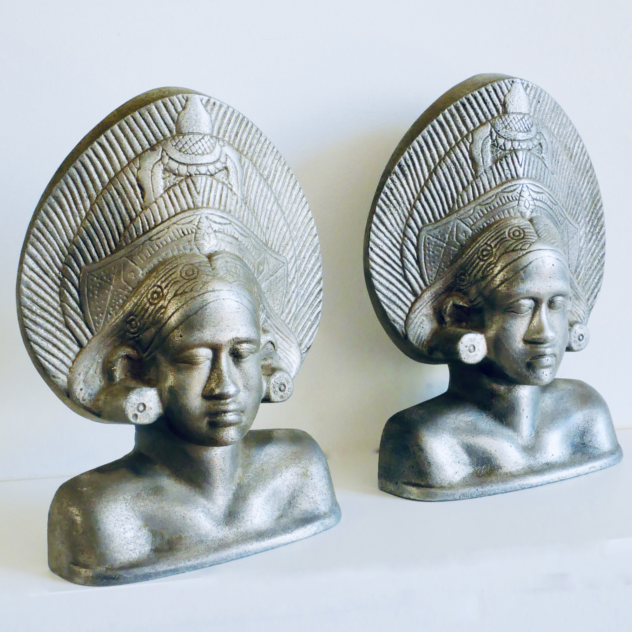 Pair of Bookends, Bien Hôa School, Vietnam - 6