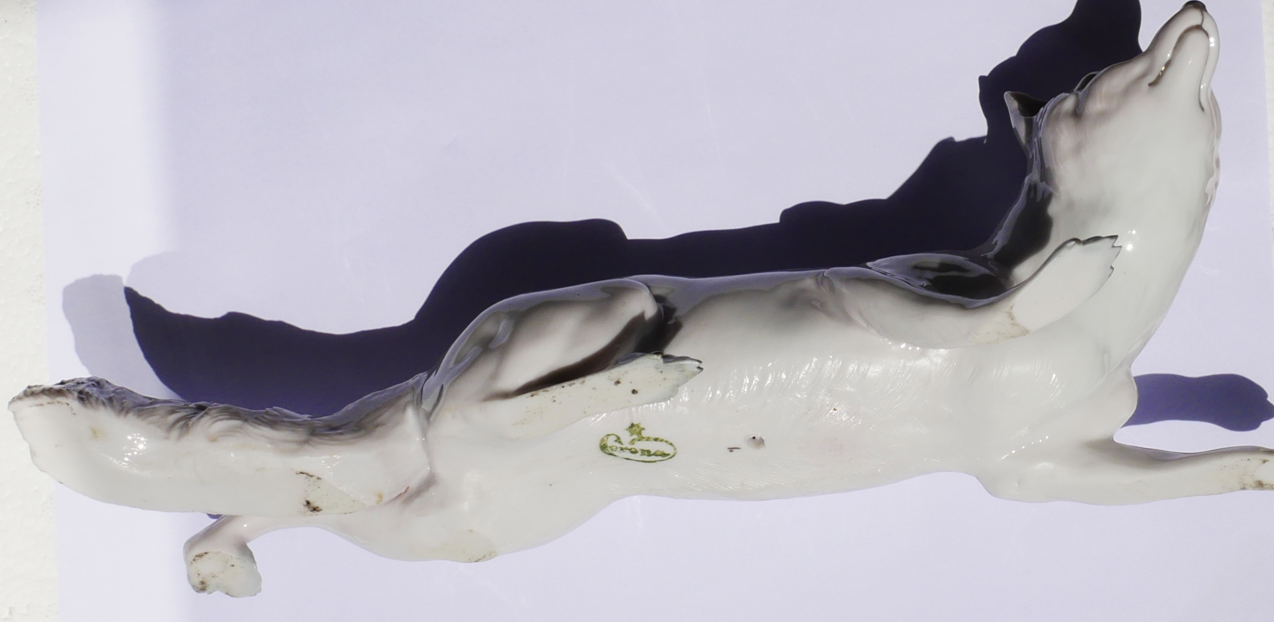 White Porcelain Wolf or Fox with Gray Finish, E. & A. Müller, Schwarza/Saale, Germany, late 19th, early 20th century - 7