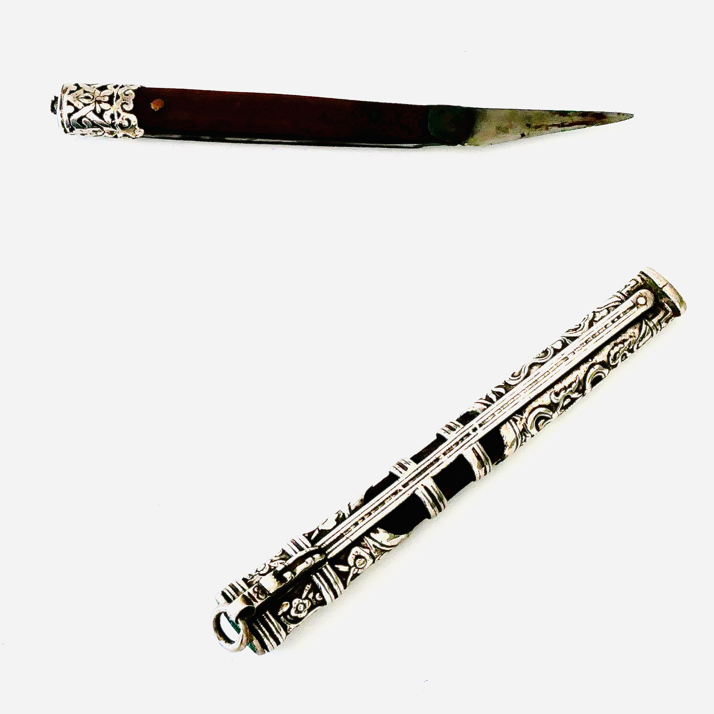 Couteau de Prestige type Khet Khutga à Motifs Auspicieux, Argent et Bois, Chine / Mongolie, fin 19e - début 20e - 2