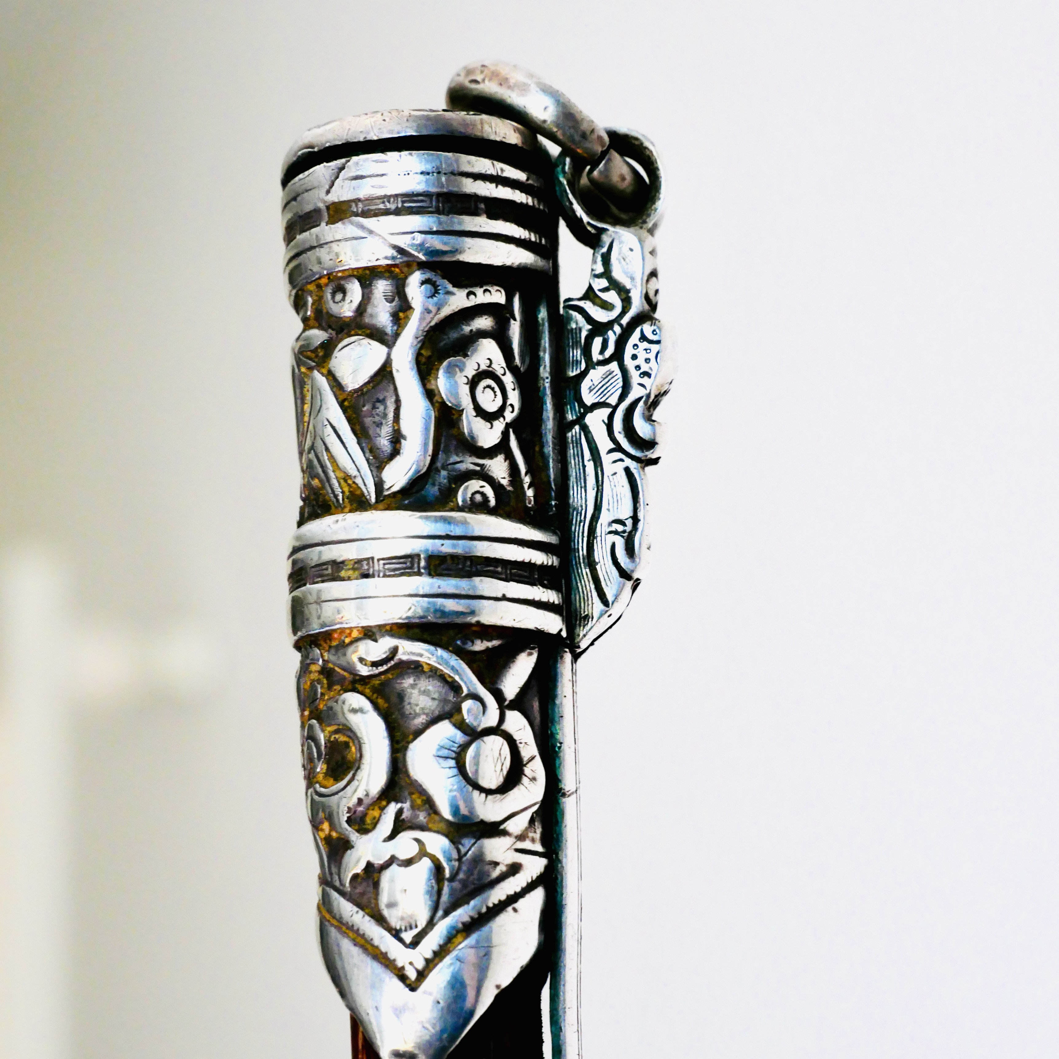 Couteau de Prestige type Khet Khutga à Motifs Auspicieux, Argent et Bois, Chine / Mongolie, fin 19e - début 20e - 5