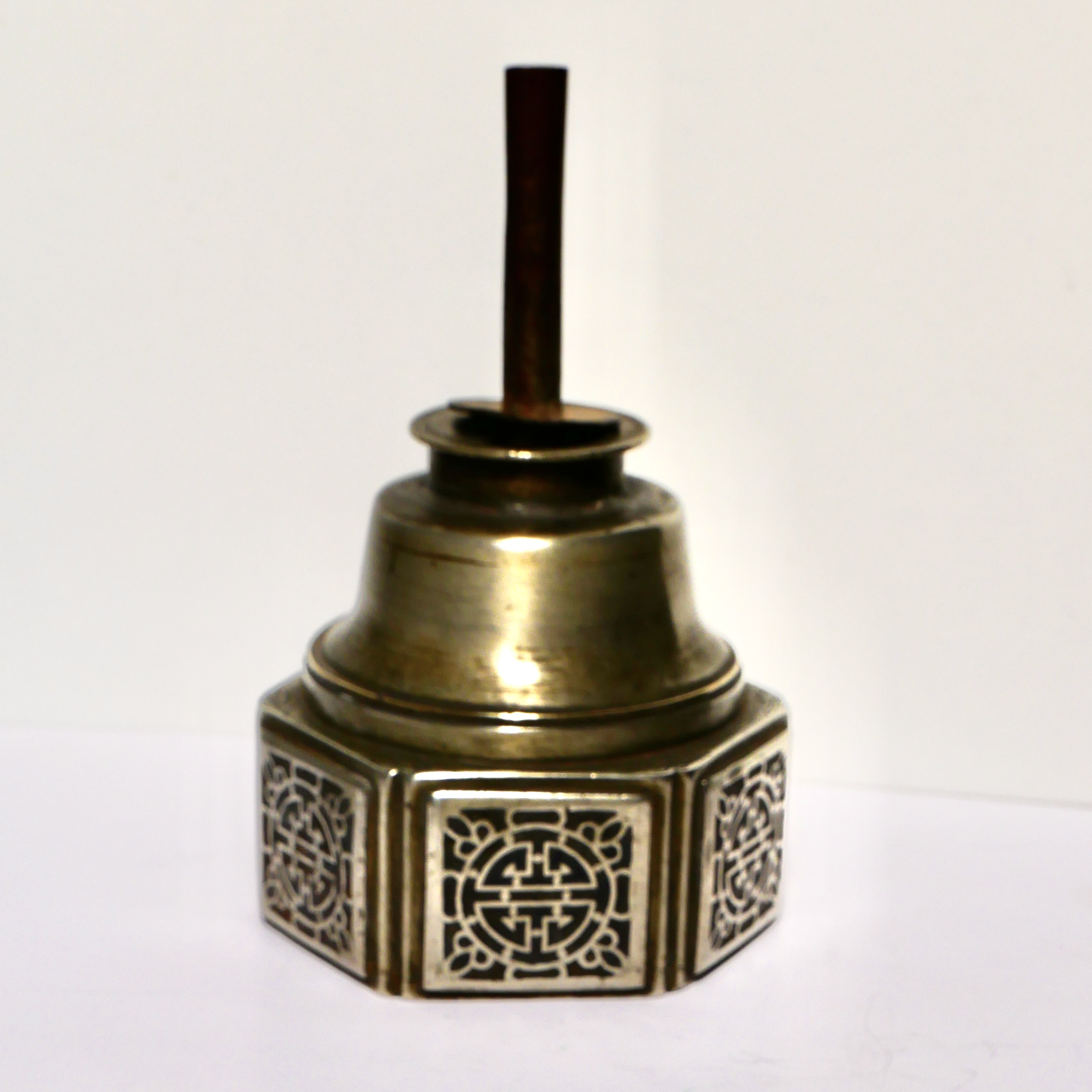 Paktong and Enamel Opium Lamp, Shou and Bat Motifs, China, Late 19th Century (Qing Dynasty) - 3