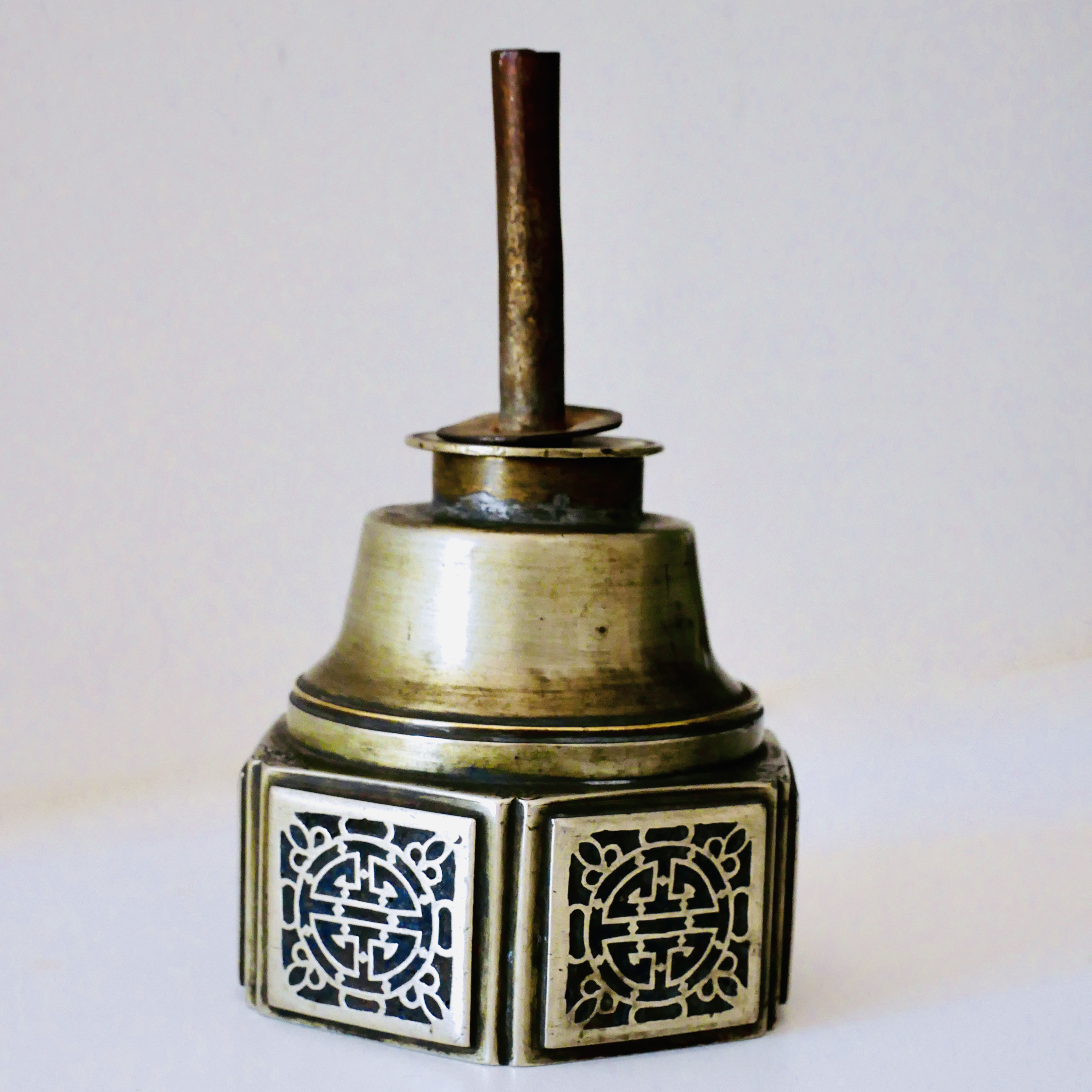 Paktong and Enamel Opium Lamp, Shou and Bat Motifs, China, Late 19th Century (Qing Dynasty) - 4