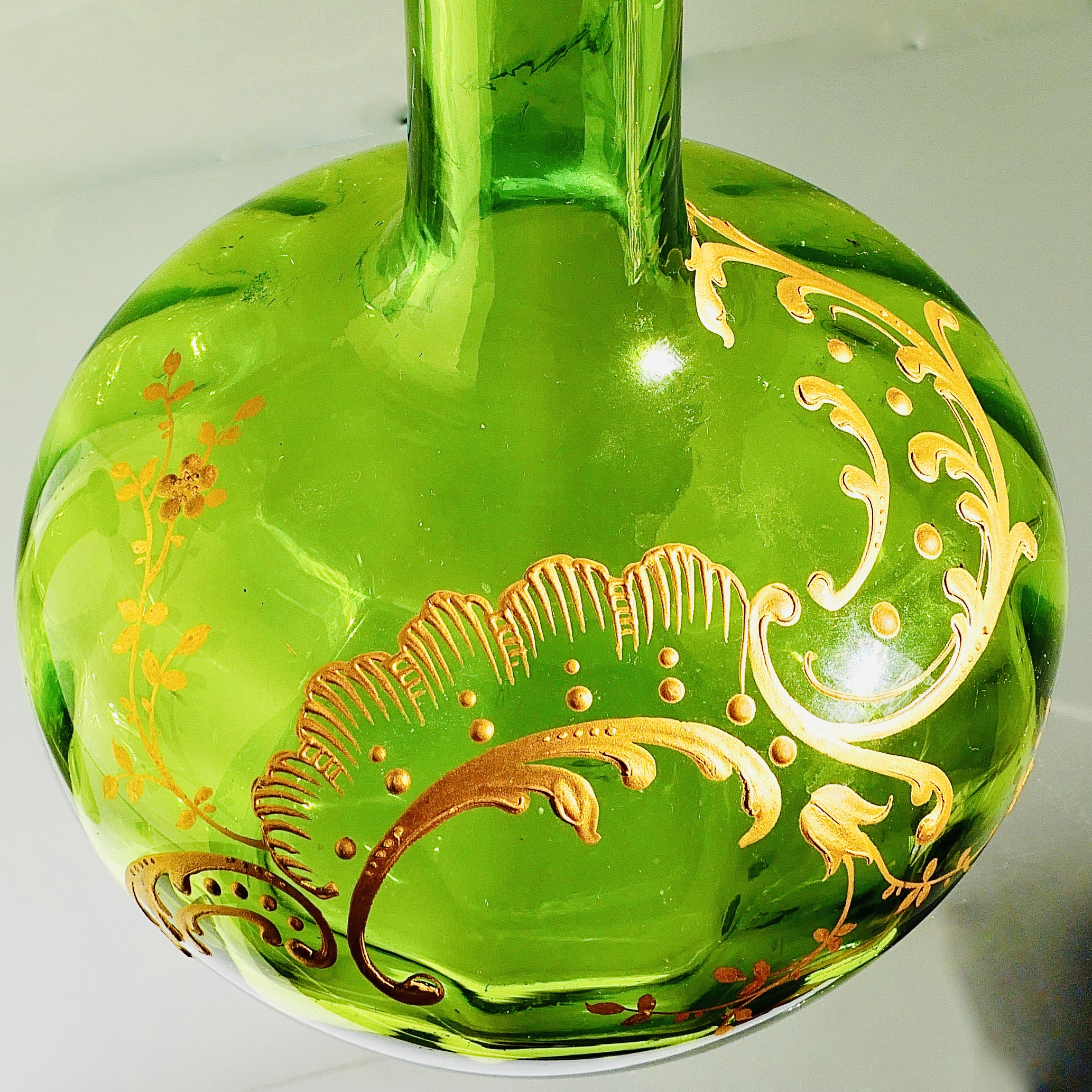 Paire de Flacons Emaillés en Verre de Bohême, Vert et Or, Moser, fin 19e - 7