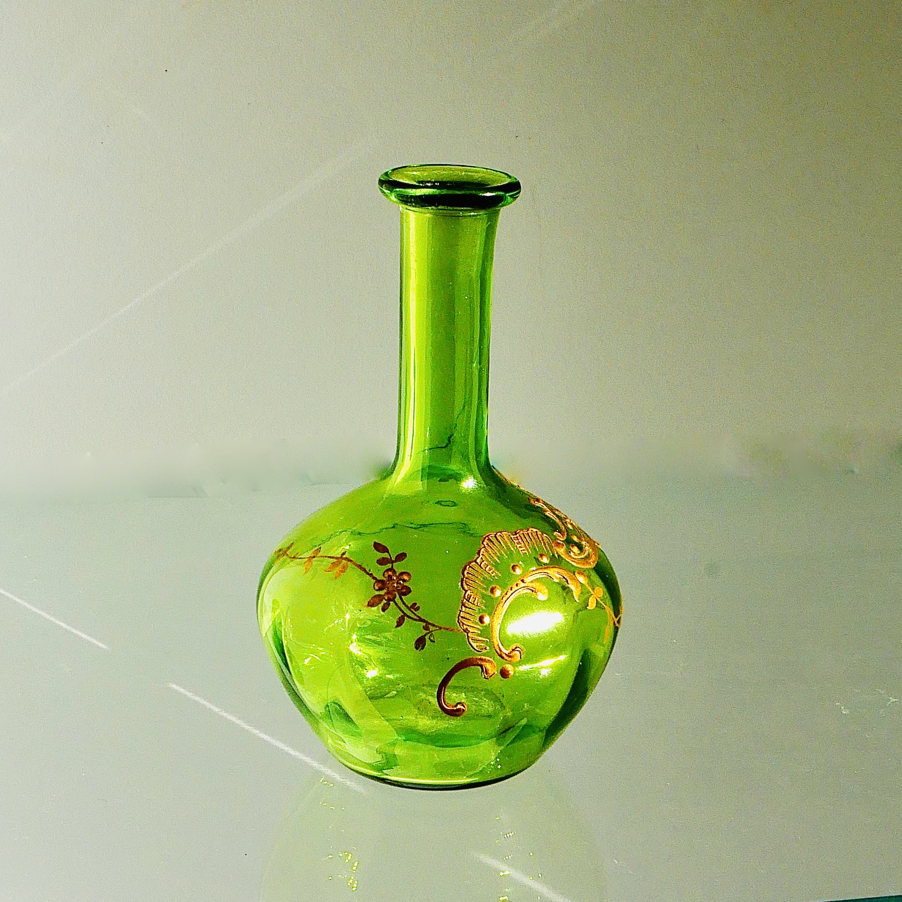 Paire de Flacons Emaillés en Verre de Bohême, Vert et Or, Moser, fin 19e - 8