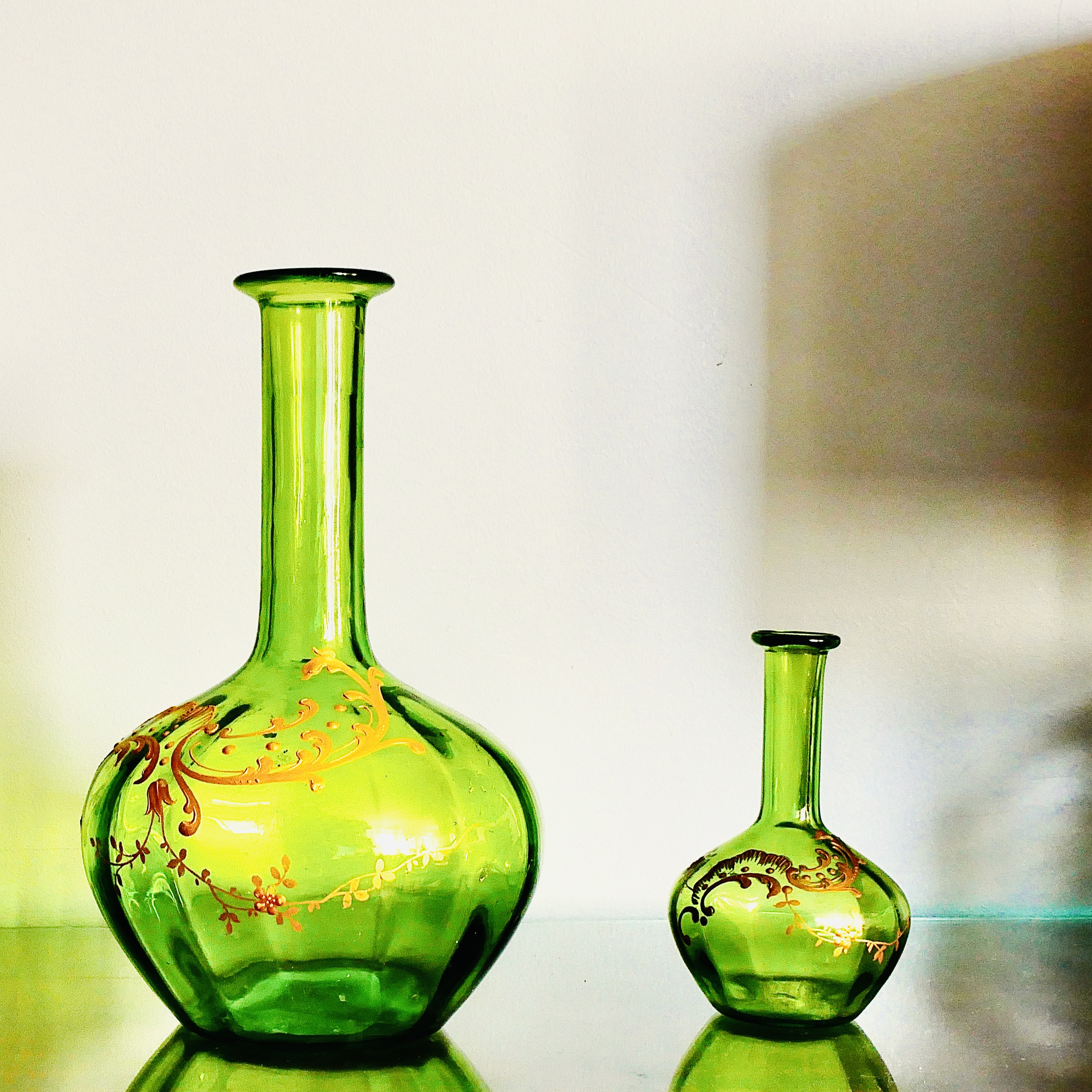 Paire de Flacons Emaillés en Verre de Bohême, Vert et Or, Moser, fin 19e - 12